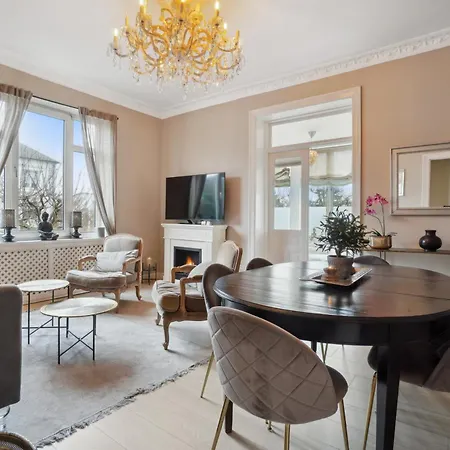 Luksuriost 3br Strandhus M.plads Til 6 Personer 公寓 海勒鲁普