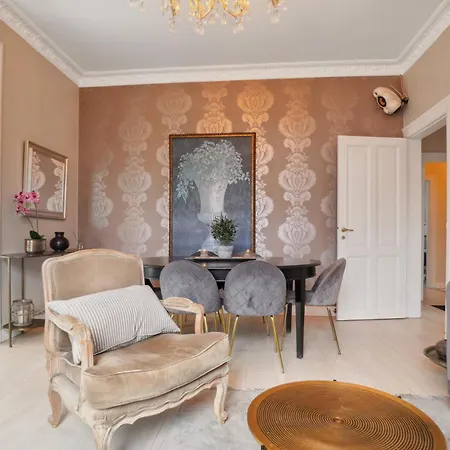 Luksuriost 3br Strandhus M.plads Til 6 Personer 海勒鲁普
